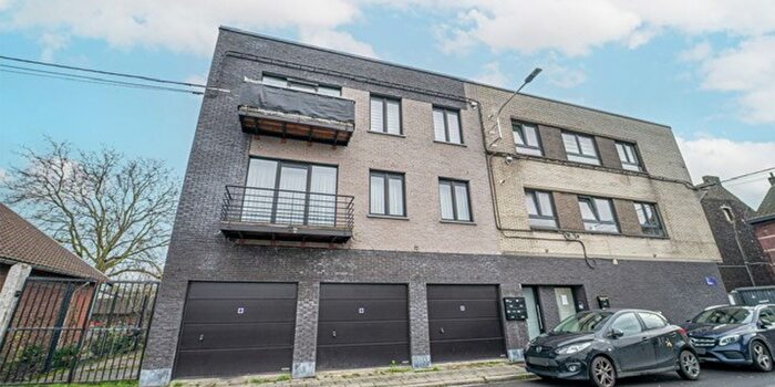 Appartement 8 pièces à vendre - Dampremy, Henegouwen