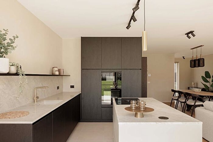 Maison 12 pièces à vendre à Leopold Sacrezstraat, Meulebeke