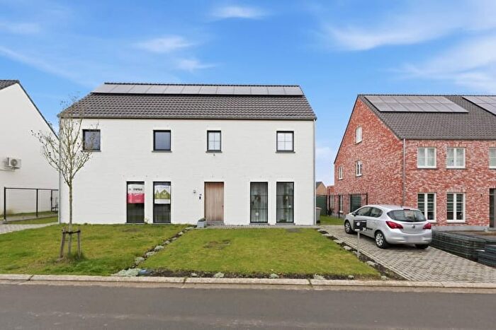 Maison 11 pièces à Chrysantenlaan, BilzenHoeselt, à vendre