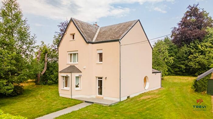 Maison 3 pièces à vendre à Rue de l'Amérique, Chiny Izel