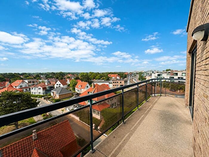 Appartement 10 pièces à H Christiaenlaan, SintIdesbald, à louer