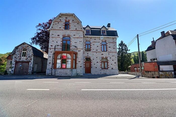 Maison 7 pièces à Chaussée de Dinant, Wépion, à vendre