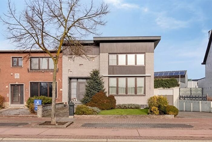 Maison 3 pièces à vendre à Maastrichtersteenweg, MAASEIK