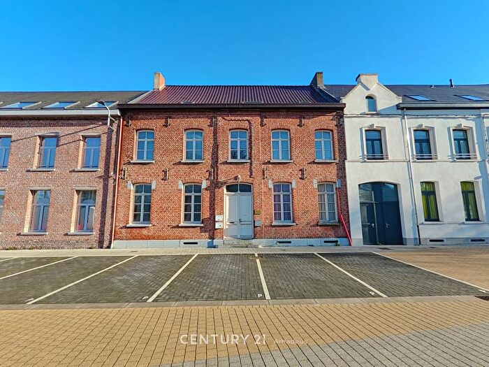 Place Maurice Sébastien, Brugelette - Maison 8 pièces à vendre