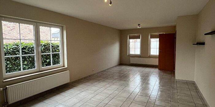 Hongarijenstraat, Molenstede : Maison 3 pièces à louer