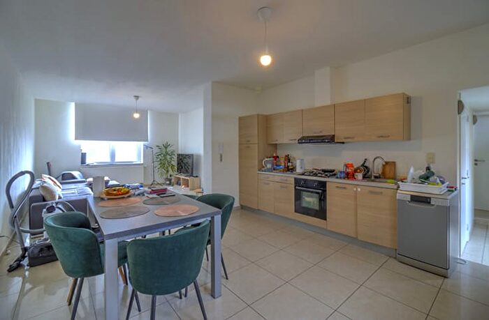 Appartement 2 pièces à Rue Paul Janson, SaintNicolas, à vendre