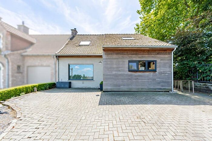 Otegemse Steenweg, Deerlijk : Maison 8 pièces à vendre