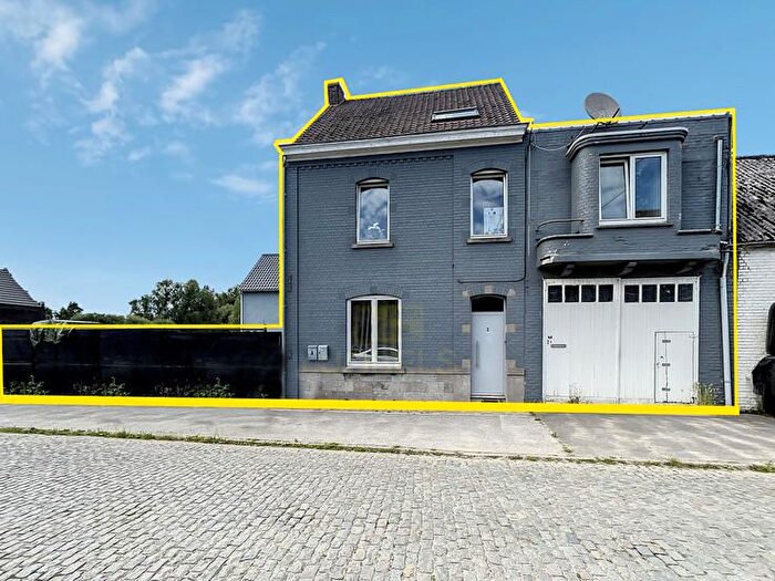 Appartement 5 pièces à vendre à Rue Chapelle SaintPierre A en B, DeuxAcren
