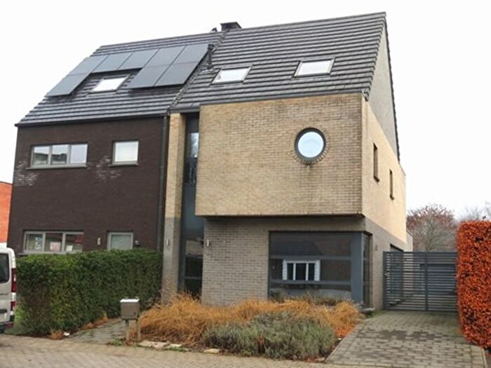 Beemdstraat, Viersel : Maison 16 pièces à louer