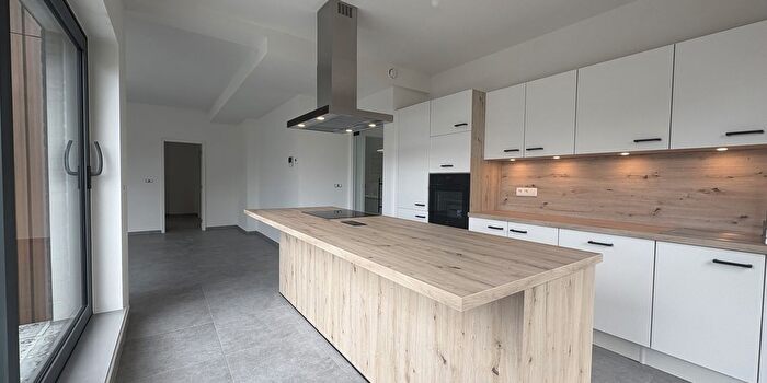 Appartement 3 pièces à vendre à Chimay, Henegouwen