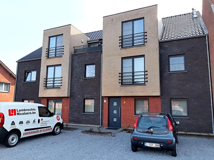 Grote Baan b : Appartement 1 pièce à louer