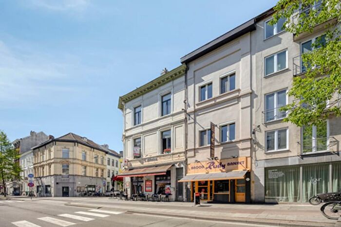 Montignystraat, Antwerpen : Maison 4 pièces à vendre