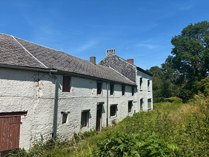 Rue Des Écoles, Sambreville : Maison 6 pièces à vendre