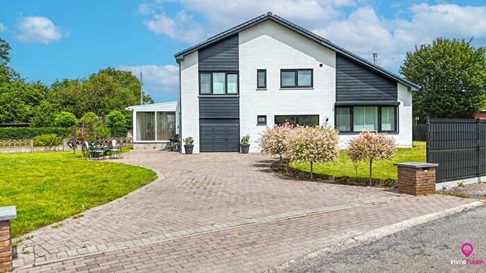 Schansstraat, HeusdenZolder : Maison 4 pièces à vendre