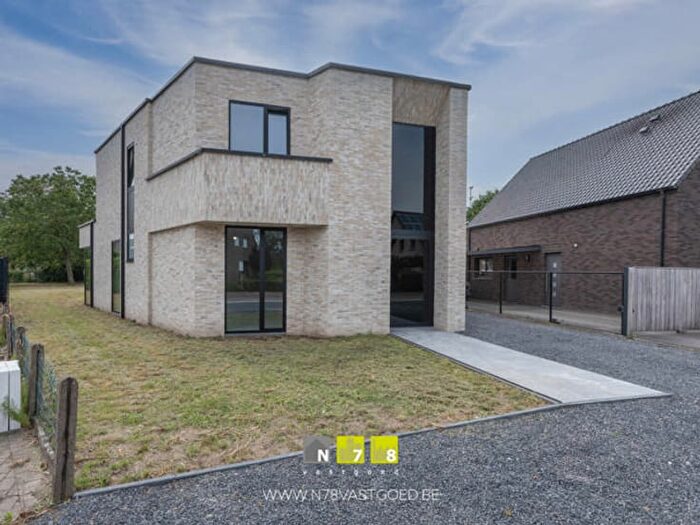 Maison 4 pièces à vendre à Truyenstraat, Kinrooi