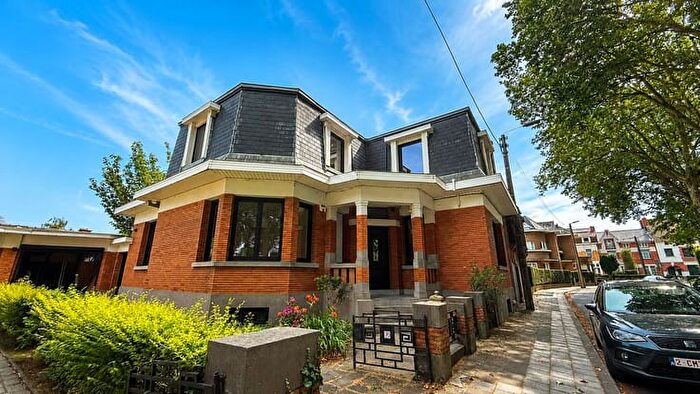 Maison 11 pièces à Boulevard de l'Hôpital, Ath, à vendre