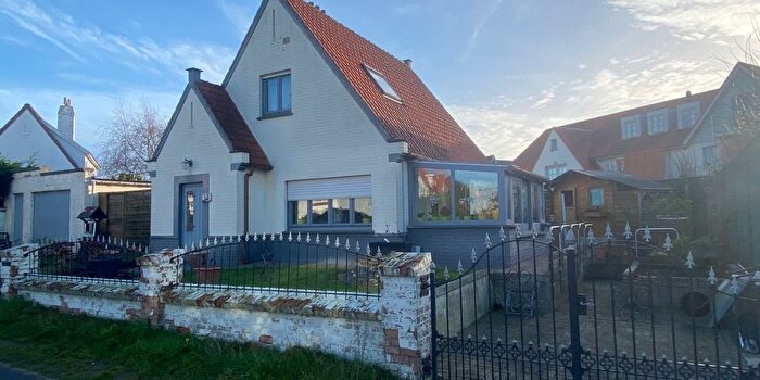 Maison 3 pièces à vendre à Maurice Renardlaan, SintIdesbald