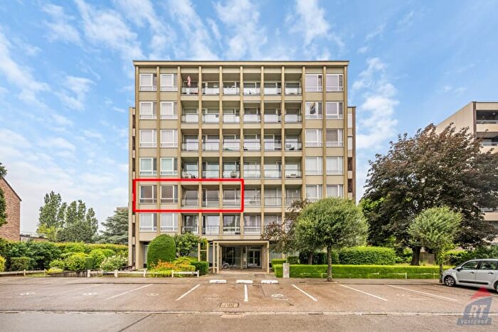 Appartement 9 pièces à Festraetsstraat, SintTruiden, à vendre