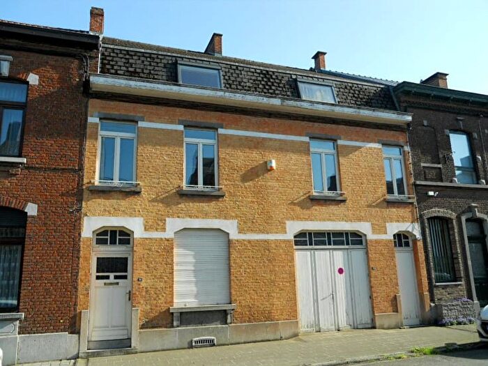 Maison 6 pièces à vendre à Rue Du SartCulpart, GILLY