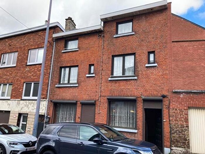 RUE TOURETTE, Charleroi - Maison 4 pièces à vendre