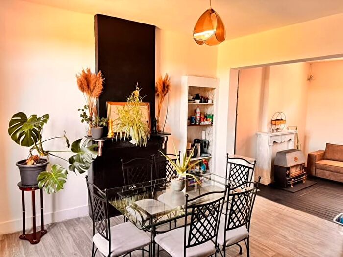 Maison 10 pièces à vendre à Rue De La Station, Morlanwelz