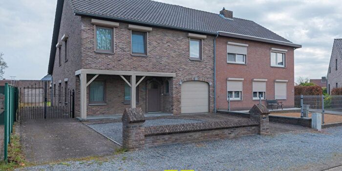 Aalmoezenier Coenegrachtlaan, Rekem - Maison 4 pièces à vendre
