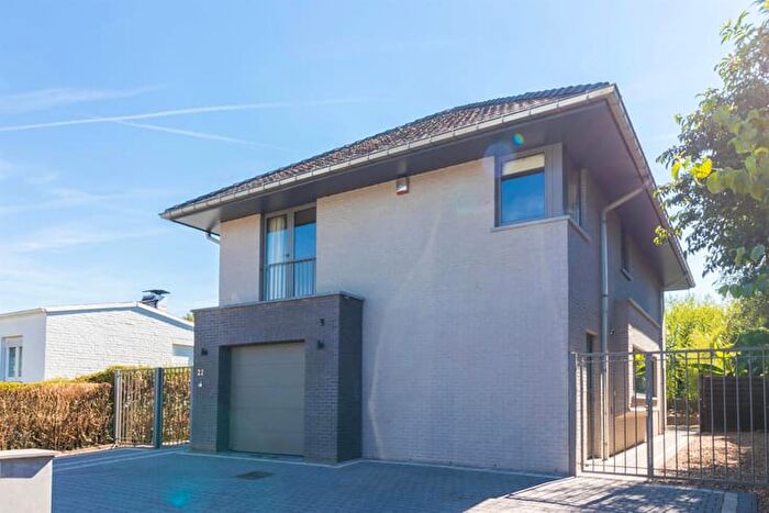 Bloemenlaan, Zaventem Sterrebeek : Maison 4 pièces à louer