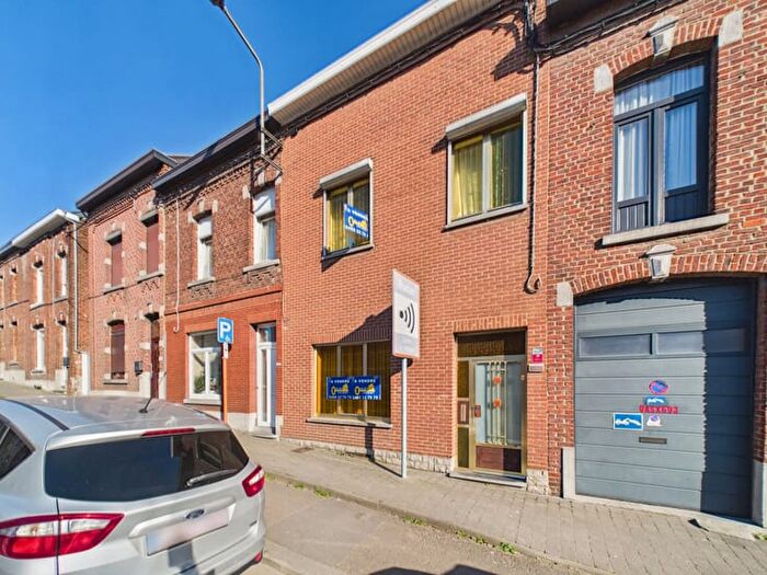 Chaussée de Mons, La Louvière HaineSaintPierre - Maison 4 pièces à vendre