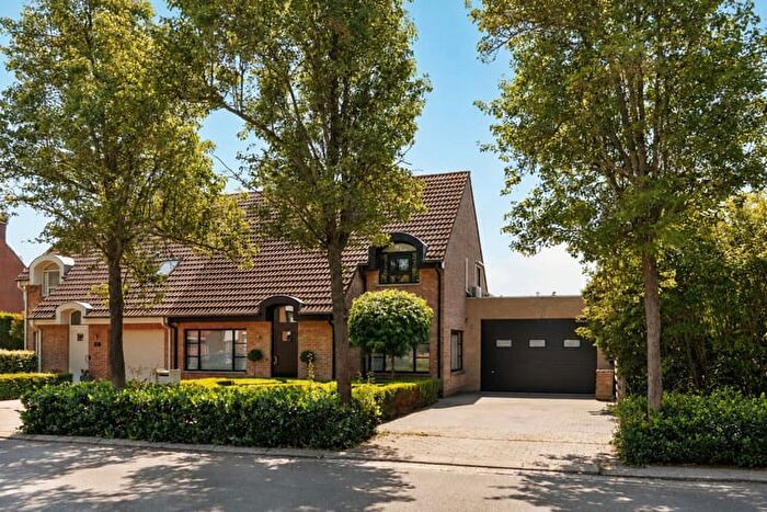 Maison 4 pièces à Aalmoezenier Cuyperslaan, Stabroek, à vendre