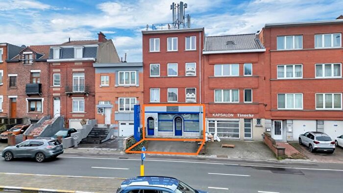 Appartement à Ninoofsesteenweg, à vendre