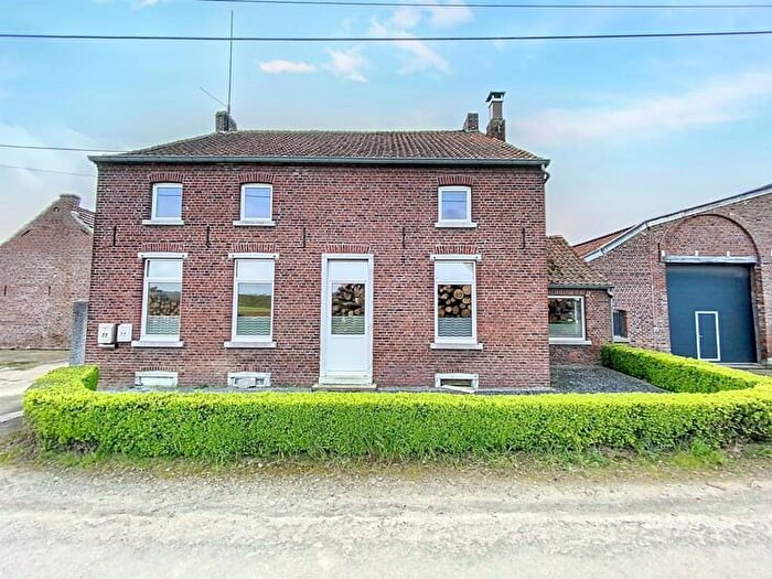 Avenue des Fauvettes, BRAINELECOMTE : Maison 3 pièces à louer