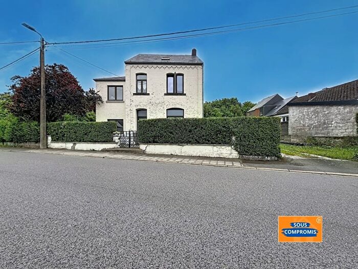 Rue Fond de la Chapelle, FLORENNES - Maison 4 pièces à vendre