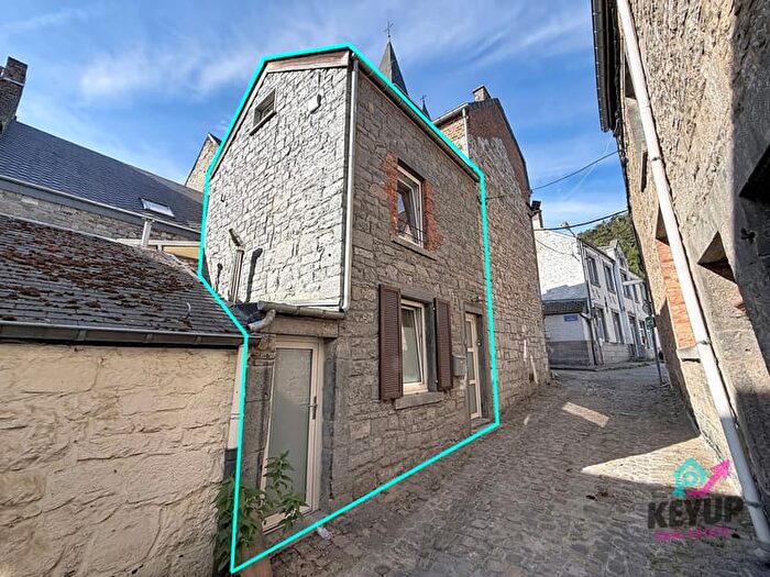Maison 1 pièce à louer - Rue de Meuse, Dinant