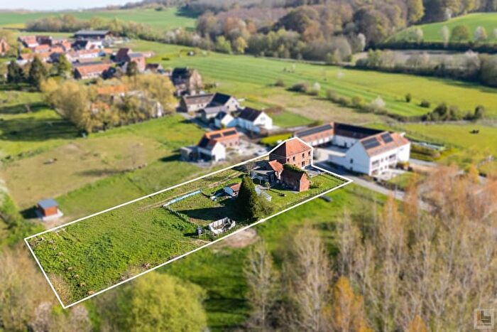 Maison 10 pièces à vendre - Miclette, Elzele