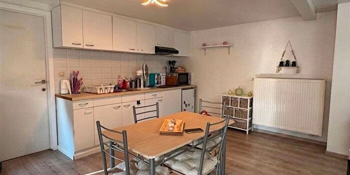 Appartement 4 pièces à Rue Docteur Degavre Dokter Degavrestraat, Vloesberg, à vendre
