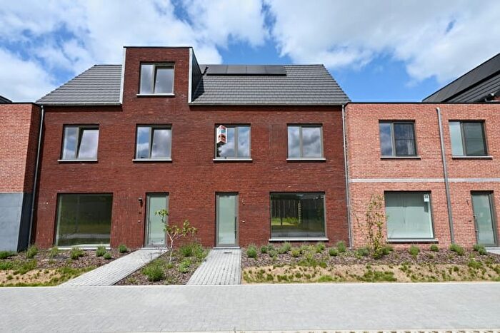 Maison 12 pièces à louer à Minnekepoeslaan, Grobbendonk