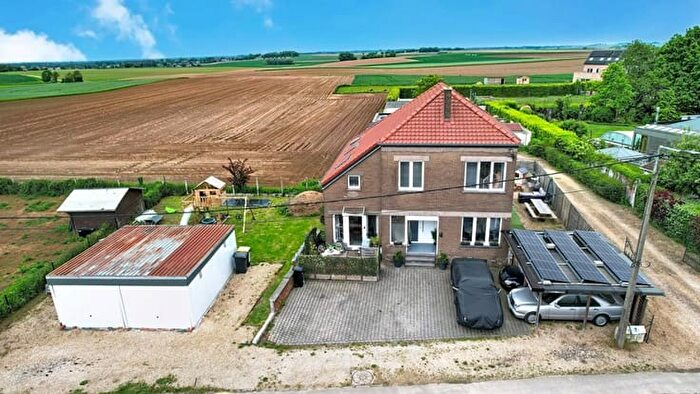 Maison 5 pièces à Avenue Adrien Stas, OrpJauche, à vendre