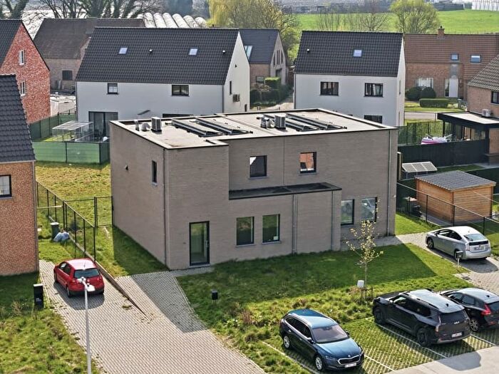 Maison 5 pièces à Violierenstraat, Bilzen, à vendre