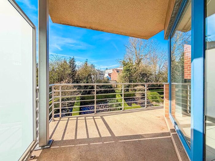 chaussée des atrébates bte, Wavre : Appartement 2 pièces à vendre