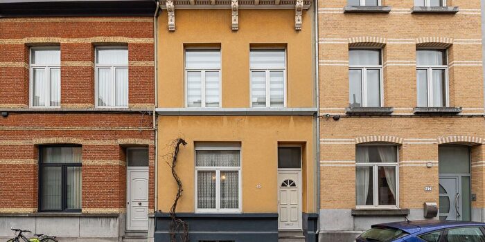 Politeshofstraat, Antwerpen : Maison 3 pièces à vendre