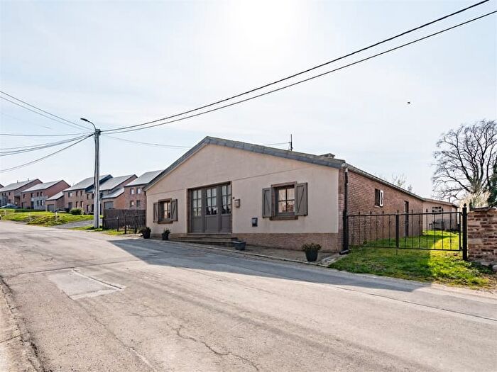 Rue des Firmandes, BEAURAING : Maison 3 pièces à vendre