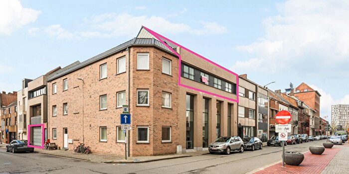 Appartement 3 pièces à SintHubrechtsstraat, Roeselare, à vendre