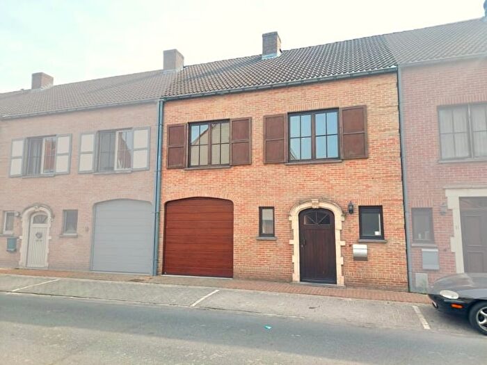 Maison 4 pièces à louer à Kerkhofstraat, Lievegem