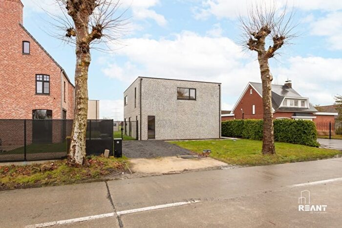 Maison 4 pièces à Klokkestraat, DUFFEL, à vendre
