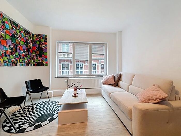 Appartement 1 pièce à vendre à Rue Godefroid B, Namur