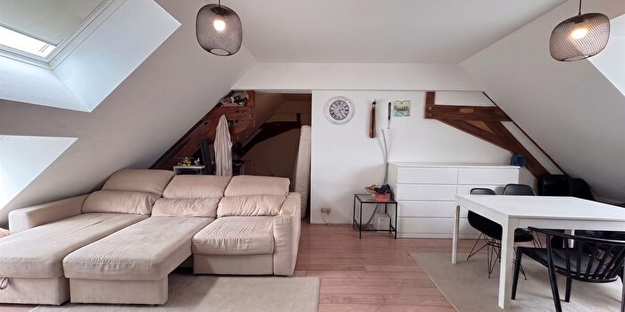 Rue Franklin Roosevelt, Neufchâteau : Appartement 2 pièces à louer