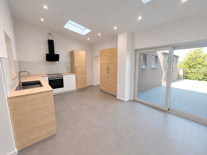 Rue De La Gare, JemeppesurSambre - Maison 3 pièces à vendre