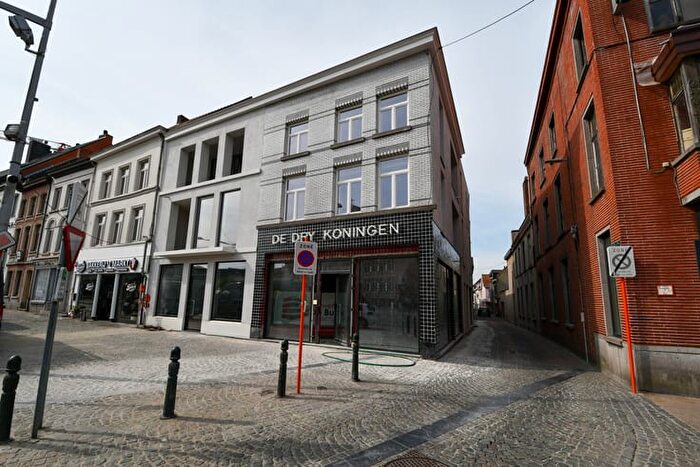 Appartement 8 pièces à Collegestraat, Eeklo, à louer