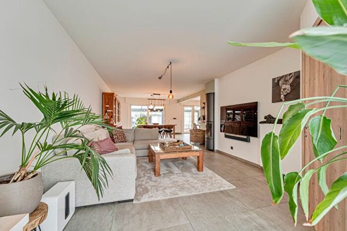 Maison 4 pièces à vendre à Salamanderstraat, Heule