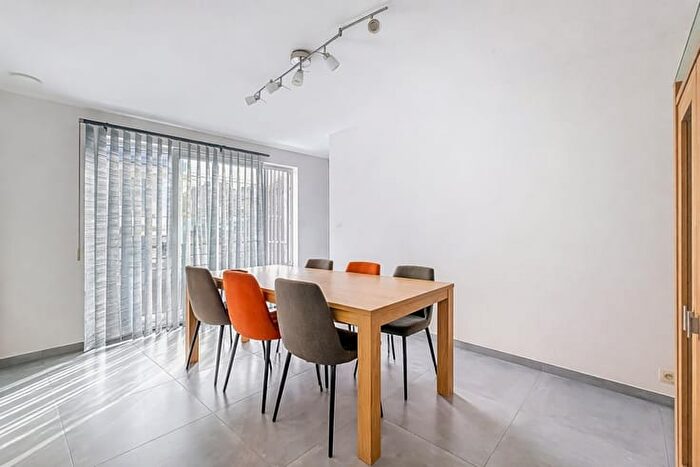 Appartement 3 pièces à Rue Victor Larock, RESSAIX, à vendre